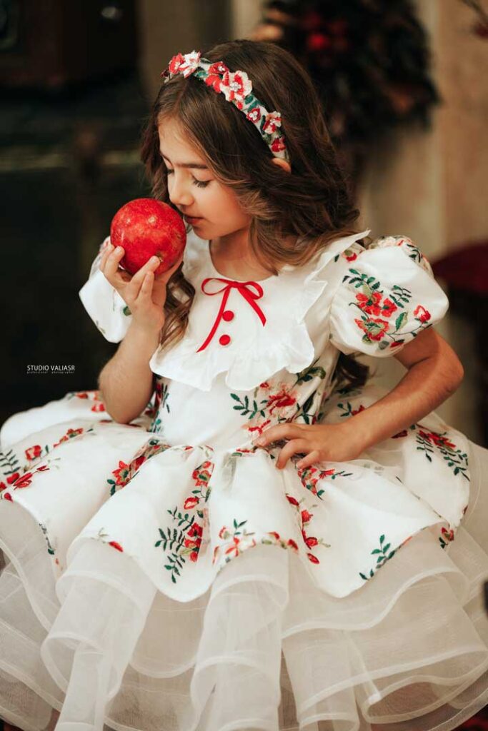 پیراهن برفِ گل یلدا کد ۱۰۶۰